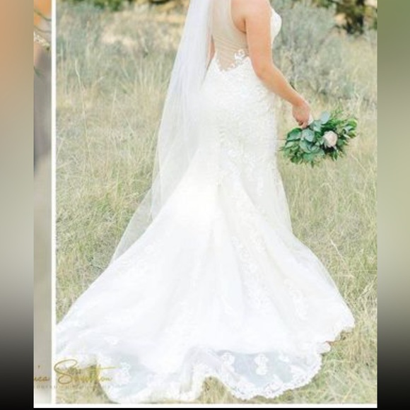 Wedding dress - Picture 2 of 3